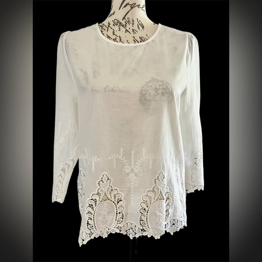 EUC Everly Elegant White Lace Women's Peasant Top Lace Embroidered Button Medium